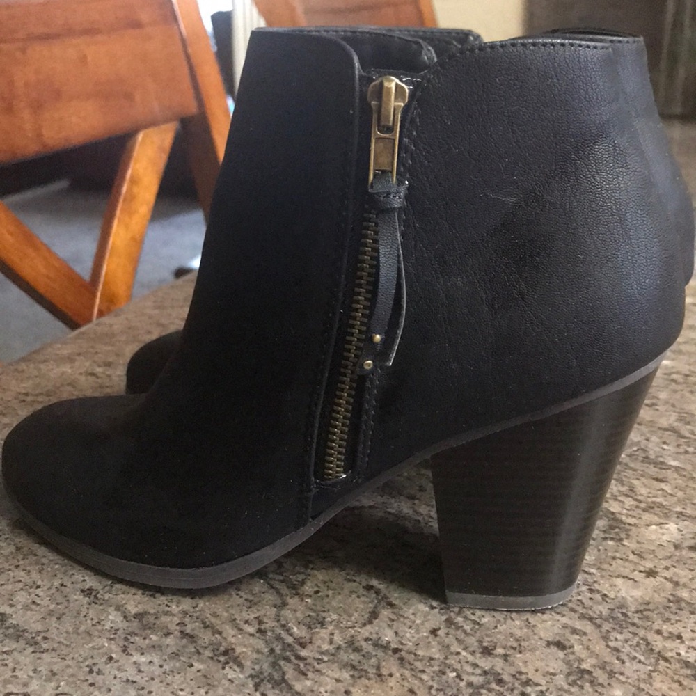 Boots with short heel